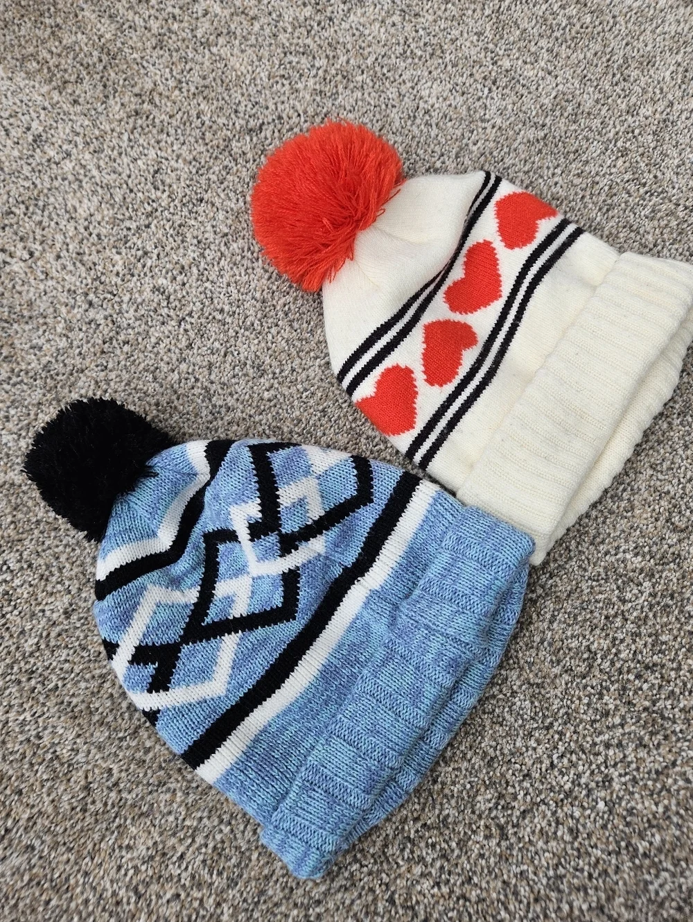 Dakine Women's Pom Beanies Heart Knit Blue Argyle Snowboard Winter Ski Hat Cap